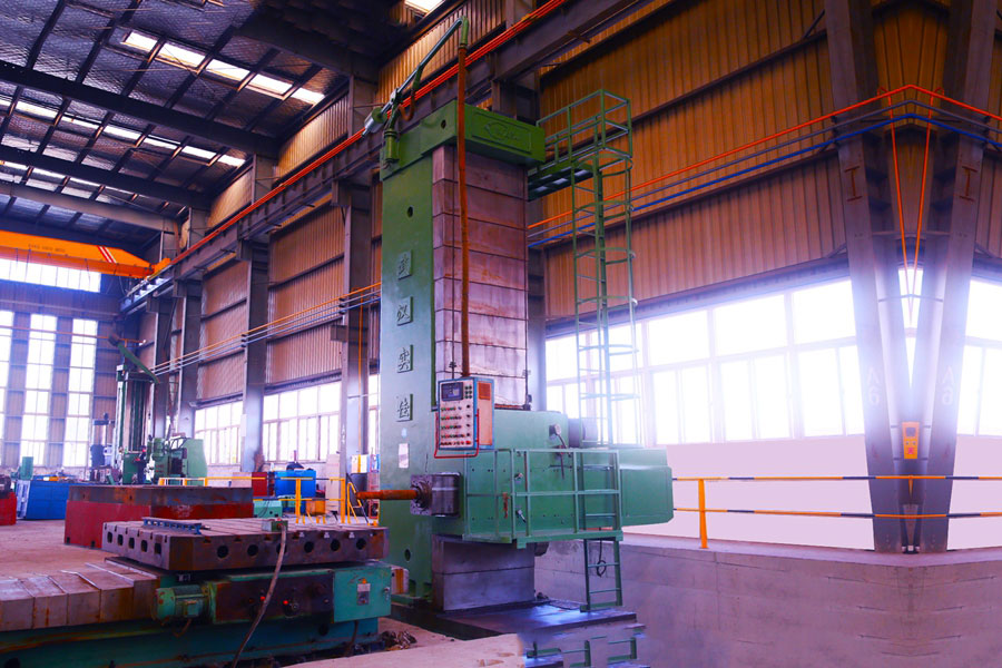 Large boring and milling machine